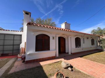 Casa · 181m² · 4 Ambientes · Casa en Alquiler Barrio Argello, Córdoba
