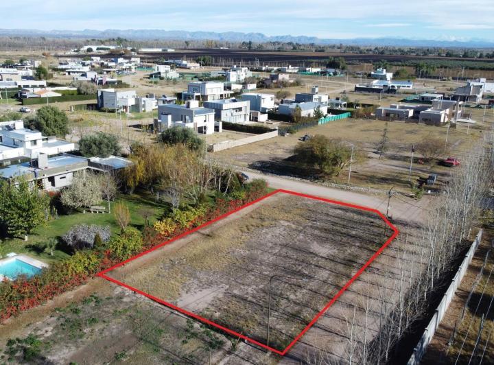 Terreno · 786m²