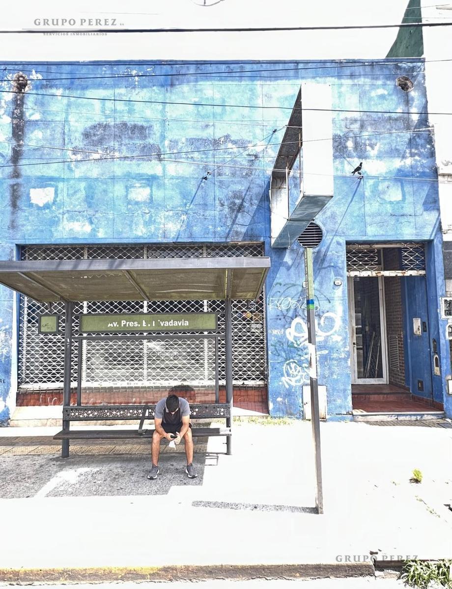Av Rivadavia al 800, Piñeyro, Avellaneda