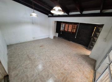 Casa · 75m² · 4 Ambientes · 1 Cochera · Casa en Venta - 3 Dormitorio - Granadero Baigorria.