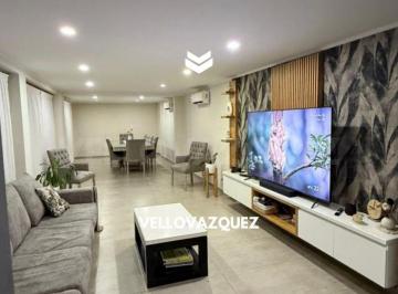 Casa · 250m² · 6 Ambientes · 2 Cocheras - VELLO VAZQUEZ · Casa en Alquiler