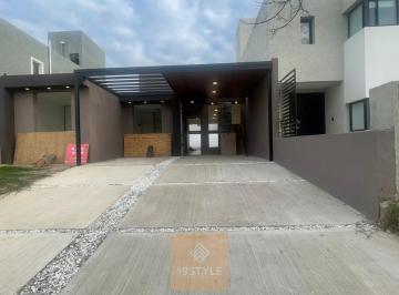 Casa · 146m² · 3 Dormitorios · 1 Cochera · Casa en Docta