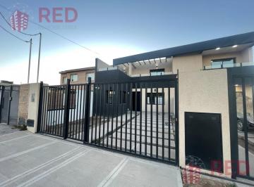 PH · 147m² · 5 Ambientes · 1 Cochera · PH en Cipolletti