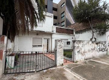 Casa de 4 ambientes, Villa Devoto · Venta Villa Pueyrredon Casa Lote Propio 4 Ambientes Cochera Patio Terraza Cochrane m² Apto C