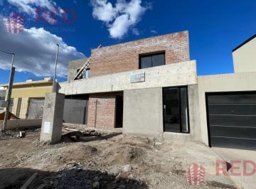 Casa · 156m² · 6 Ambientes · 1 Cochera · Vende Casa en Pozo - Barrio Florido, Cipolletti