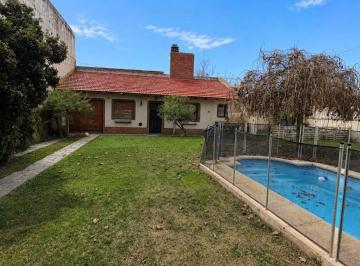 Casa · 1m² · 5 Ambientes · 3 Cocheras · Amplia Casa Amoblada en Alquiler
