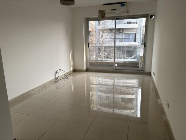 Alquiler de Departamento 2 Ambientes con Balcon en Monte Castro