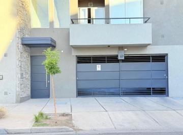 Casa · 70m² · 2 Ambientes · 1 Cochera · Casa en Venta Barrio Los Carolinos - Carrodilla