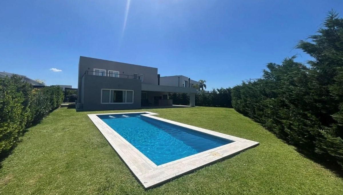 Chile, La lonja, Pilar 800
