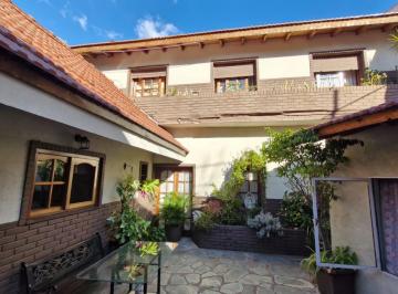 Casa · 154m² · 5 Ambientes · 1 Cochera · Casa en Venta
