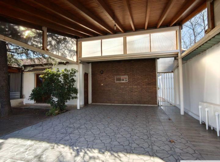 Casa · 70m² · 4 Ambientes · 2 Cocheras