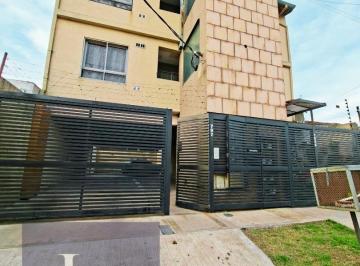 Departamento · 33m² · 2 Ambientes · 3 Cocheras · Departamento en Excelente Estado