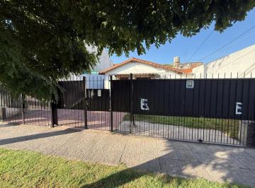 Casa · 120m² · 3 Ambientes · 2 Cocheras · Casa en Venta en Ramos Mejia