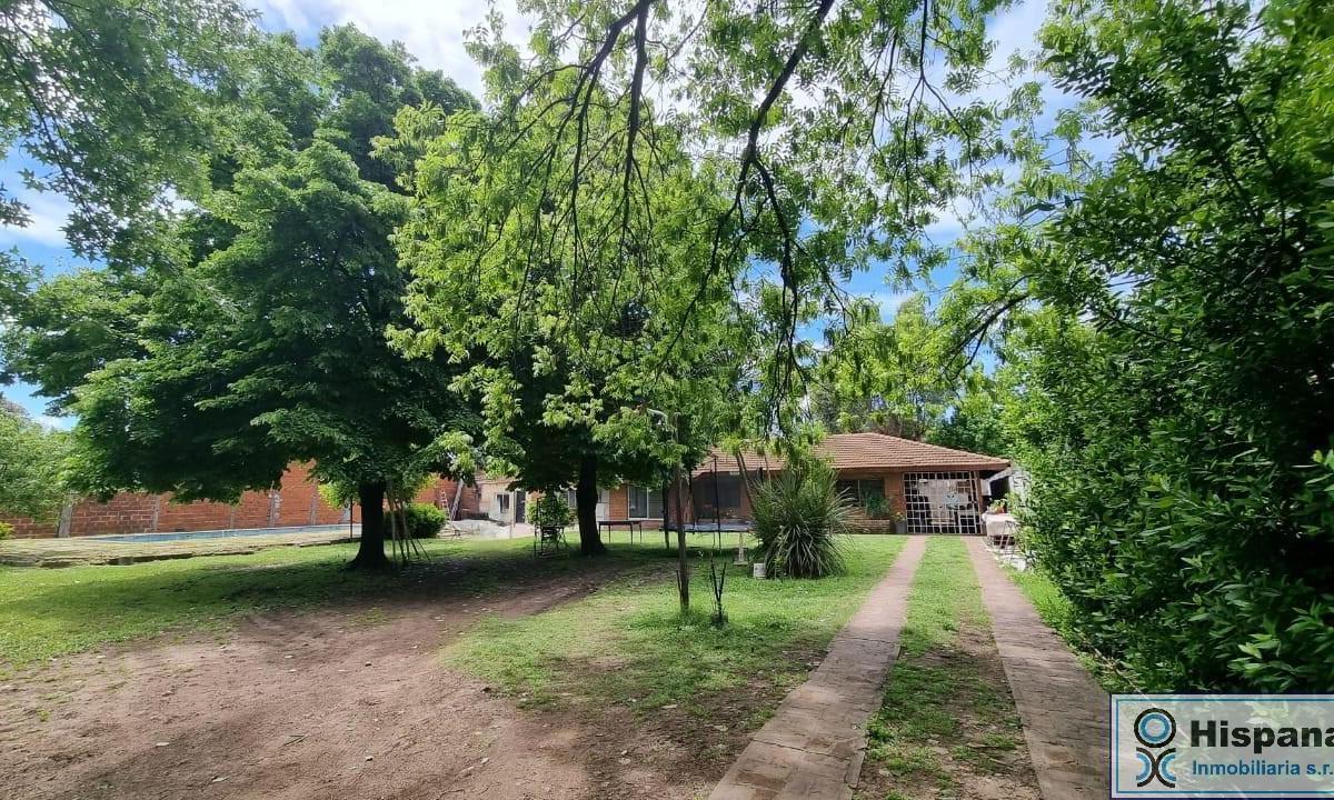 Einstein, Entre El Cano y Liniers al 4200