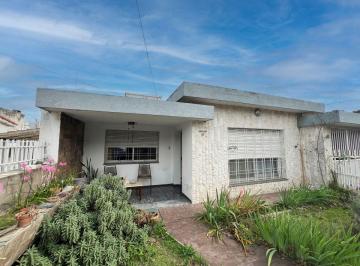 Casa de 4 ambientes, La Falda · Casa en Venta de Dos Dorm., Pleno Centro de La Falda