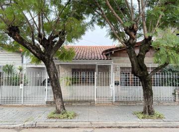 Casa · 120m² · 3 Ambientes · 2 Cocheras · Casa - Las Lomas de San Isidro
