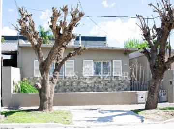 Casa · 100m² · 3 Ambientes · Casa en Merlo Sur 3 Ambientes con Jardin Apto Credito