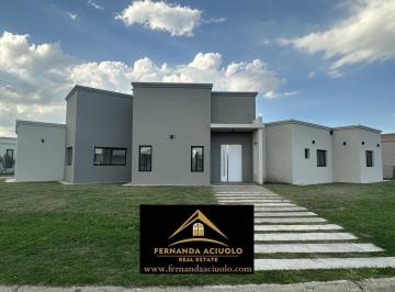 Casa · 135m² · 4 Ambientes · Casa en Venta en Barrio San Felipe