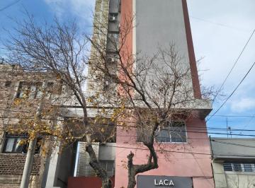 Departamento · 3 Ambientes · Departamento Aberastain 414 (S), Pasando Santa Fe - Natania 46. 3º Piso. Dpto A.