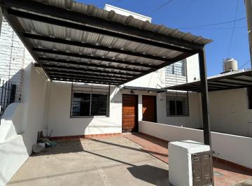 Casa · 115m² · 3 Ambientes · 1 Cochera · Dúplex con Patio y Terraza