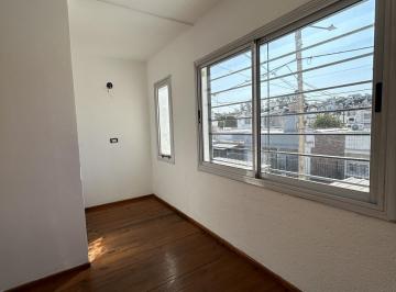 Casa · 115m² · 3 Ambientes · 1 Cochera · Dúplex con Patio y Terraza