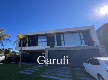 Casa · 300m² · 6 Ambientes · 2 Cocheras · Casa en Venta Financiada en Costa Esmeralda Deportivo 1 con Jacuzzi