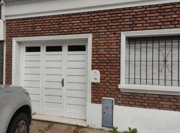 Casa · 18m² · 4 Ambientes · 1 Cochera · Casa en Alquiler La Plata 3 Dorm. Patio