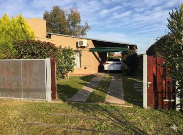 Casa · 61m² · 2 Ambientes · 2 Cocheras · Casa en Punta Chacra