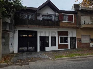 PH · 130m² · 4 Ambientes · 1 Cochera · Venta PH 4 Ambientes a Refaccionar con Altillo y Entrada de Auto en Villa Ballester