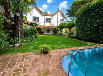 Casa · 227m² · 5 Ambientes · 5 Cocheras · Oportunidad! Casa en Venta con Gran Lote. At Inversores! Uriburu Al 500 Esquina Av Libertador