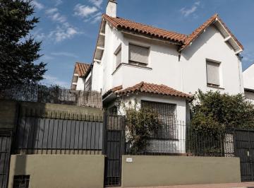 Casa · 227m² · 5 Ambientes · 5 Cocheras · Oportunidad! Casa en Venta con Gran Lote. At Inversores! Uriburu Al 500 Esquina Av Libertador