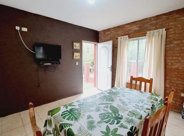 Casa · 60m² · 4 Ambientes · 1 Cochera · Alquiler Anual Casa 2 Dorm Villa Carlos Paz
