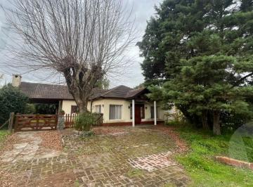 Casa · 777m² · 5 Ambientes · Casa en Venta Malibu - Apto Credito