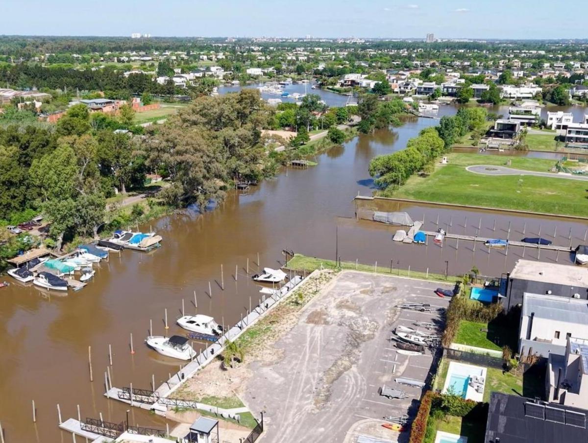 Boulevard de Todos los Santos 4300, Vila Marina I, Dique Luján