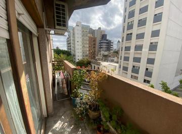 Departamento · 60m² · 3 Ambientes · 1 Cochera · Departamento de Dos Dorm. en Zona Plaza Moreno