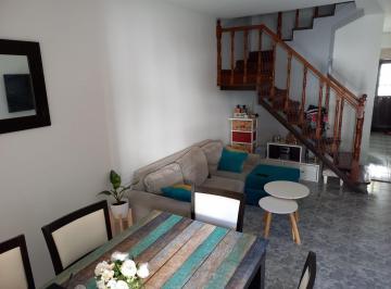 Casa · 110m² · 4 Ambientes · 1 Cochera · Departamento en Ramos Mejia