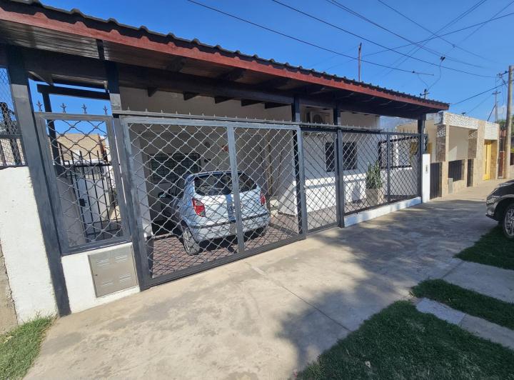 Casa · 142m² · 5 Ambientes · 1 Cochera