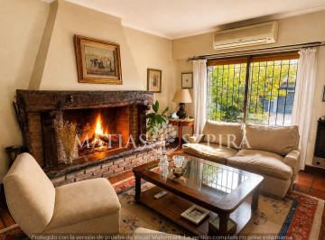 Casa · 231m² · 5 Ambientes · 2 Cocheras · Casa Tres Plantas con Jardin Pileta y Sotano