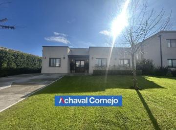 Casa · 629m² · 5 Ambientes · 4 Cocheras · Venta Casa Una Planta con Pileta en Ceibos, Puertos
