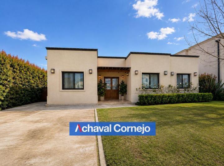 Casa · 629m² · 5 Ambientes · 4 Cocheras