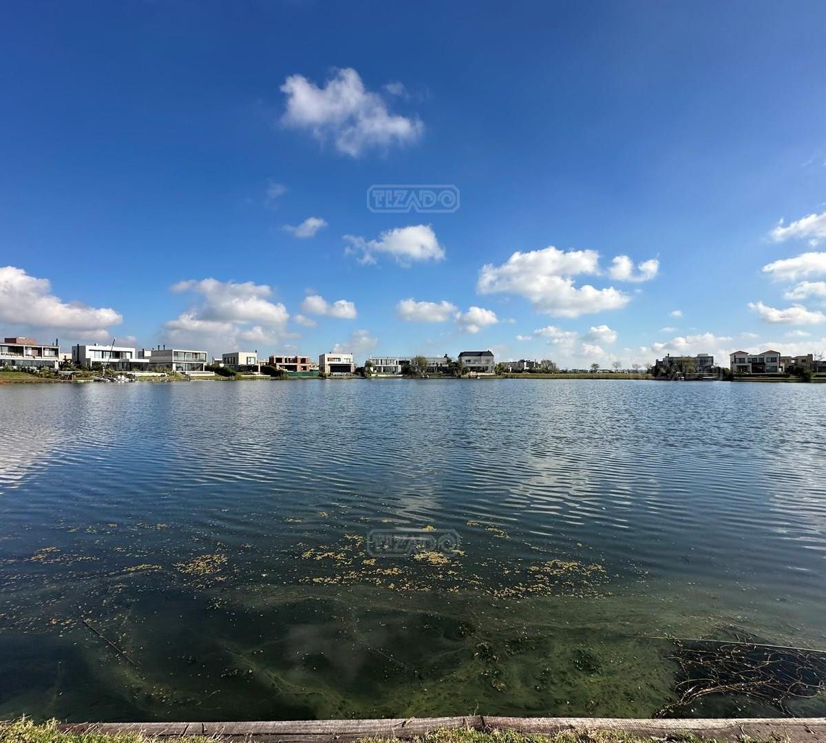 Muelles 200,  Muelles, El Cazador