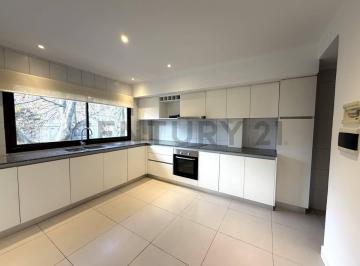 Departamento · 142m² · 4 Ambientes · 1 Cochera · Alquiler Semipiso de Cateoría 4 Ambientes con Cochera Perla Norte