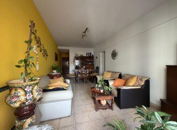Departamento de 3 ambientes, Avellaneda · Departamento en Semi Piso Al Frente de 3 Amb C/ Dependencia en Avellaneda Centro