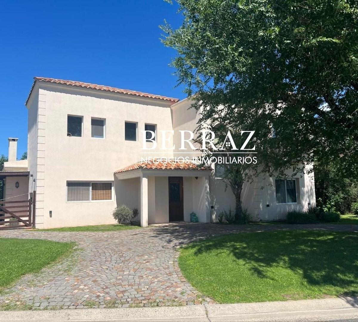 Casa Alquiler Amoblado 3 Dormitorios Barrio El Atardecer Lote de 850 m2 Haras Santa María, Escobar