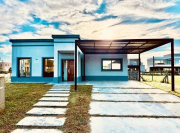 Casa · 217m² · 5 Ambientes · 2 Cocheras · Casa - El Rebenque