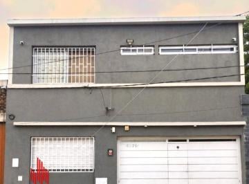 Casa · 254m² · 4 Dormitorios · 6 Cocheras · Casa en La Guardia