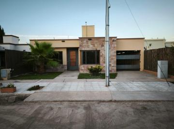 Casa · 165m² · 3 Dormitorios · 2 Cocheras · Casa en Venta