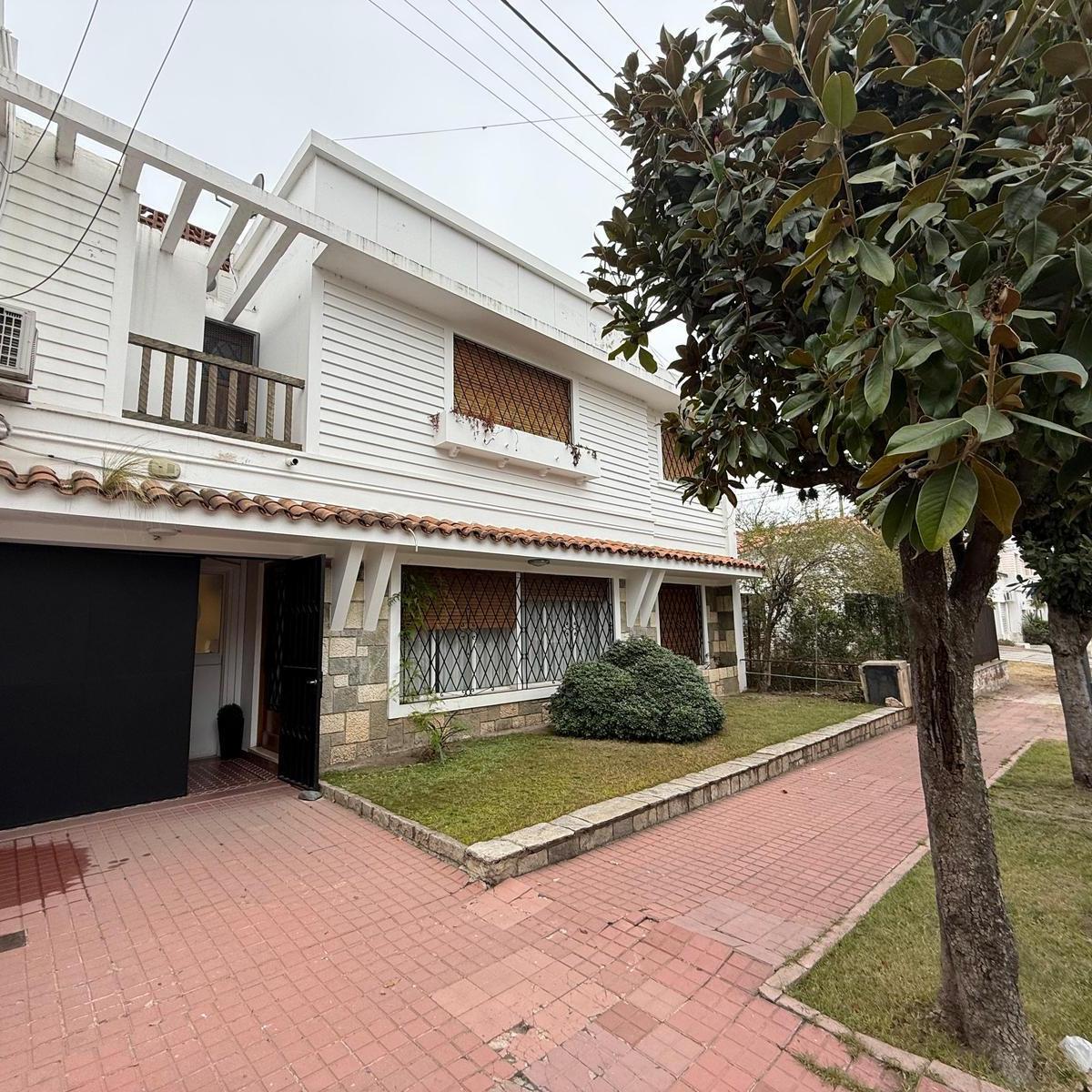 Santiago de Liniers al 800