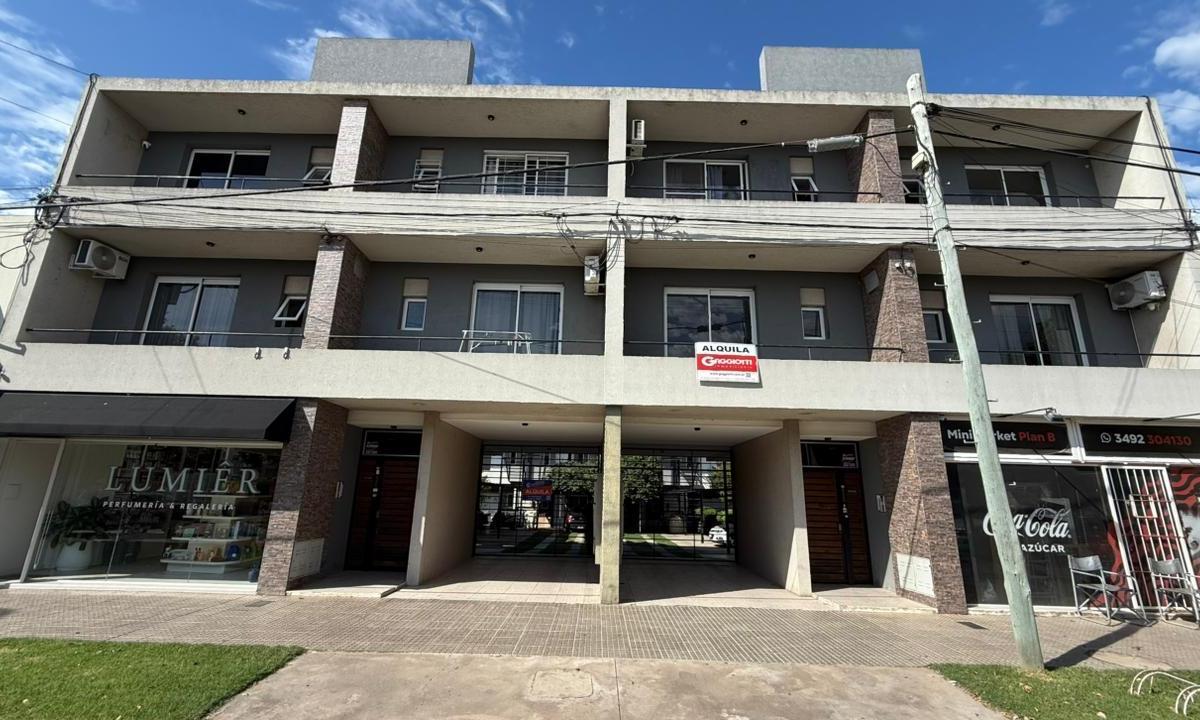 Av. L. Fanti Nº833 1ro "4"