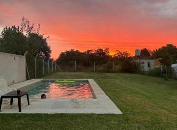 Quinta vacacional · 825m² · 3 Ambientes · Quinta en Venta de 3 Ambientes con Pileta Cañuelas